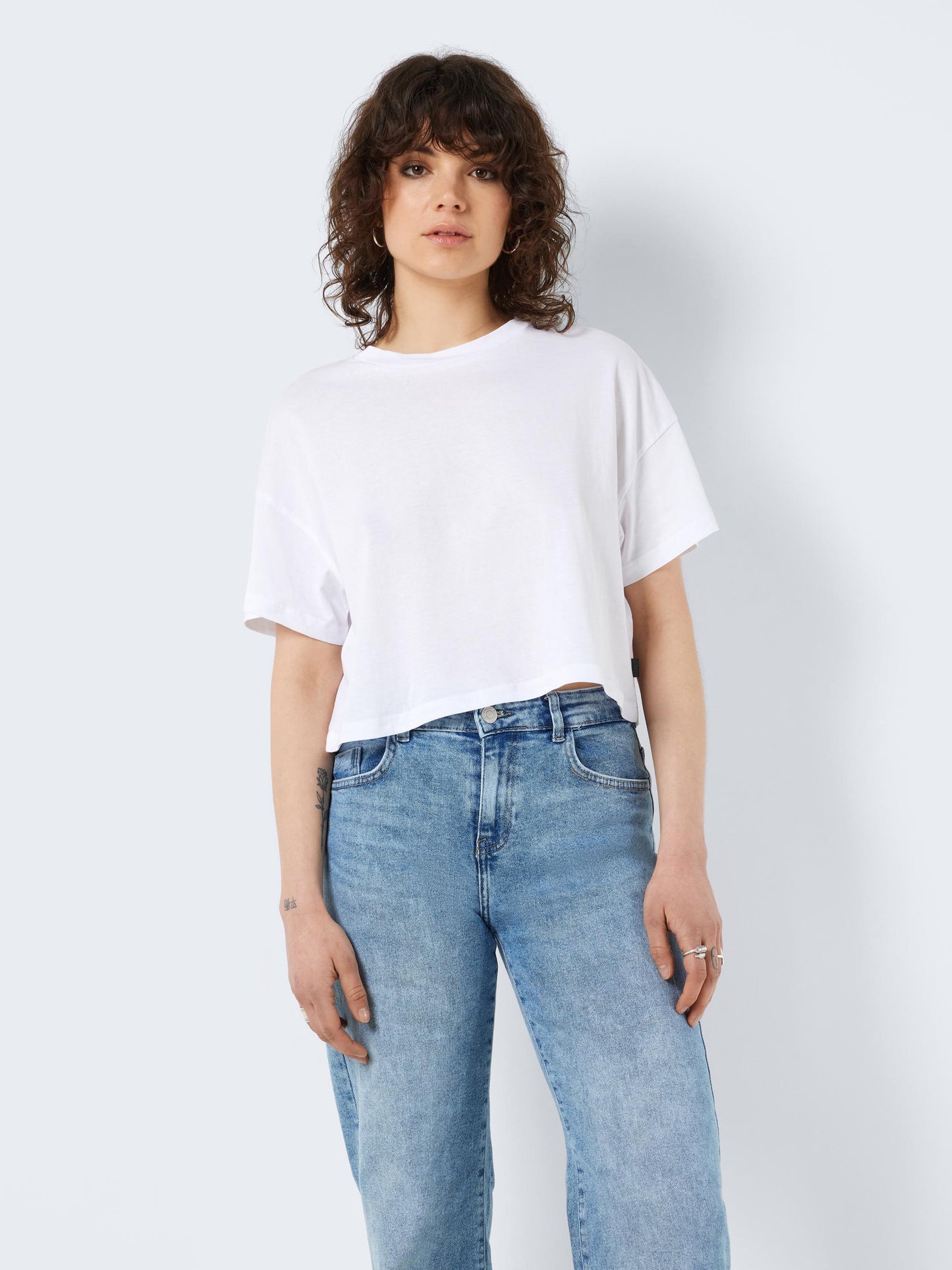 NMALENA S/S O-NECK SEMICROP TOP FWD NOOS T-paita