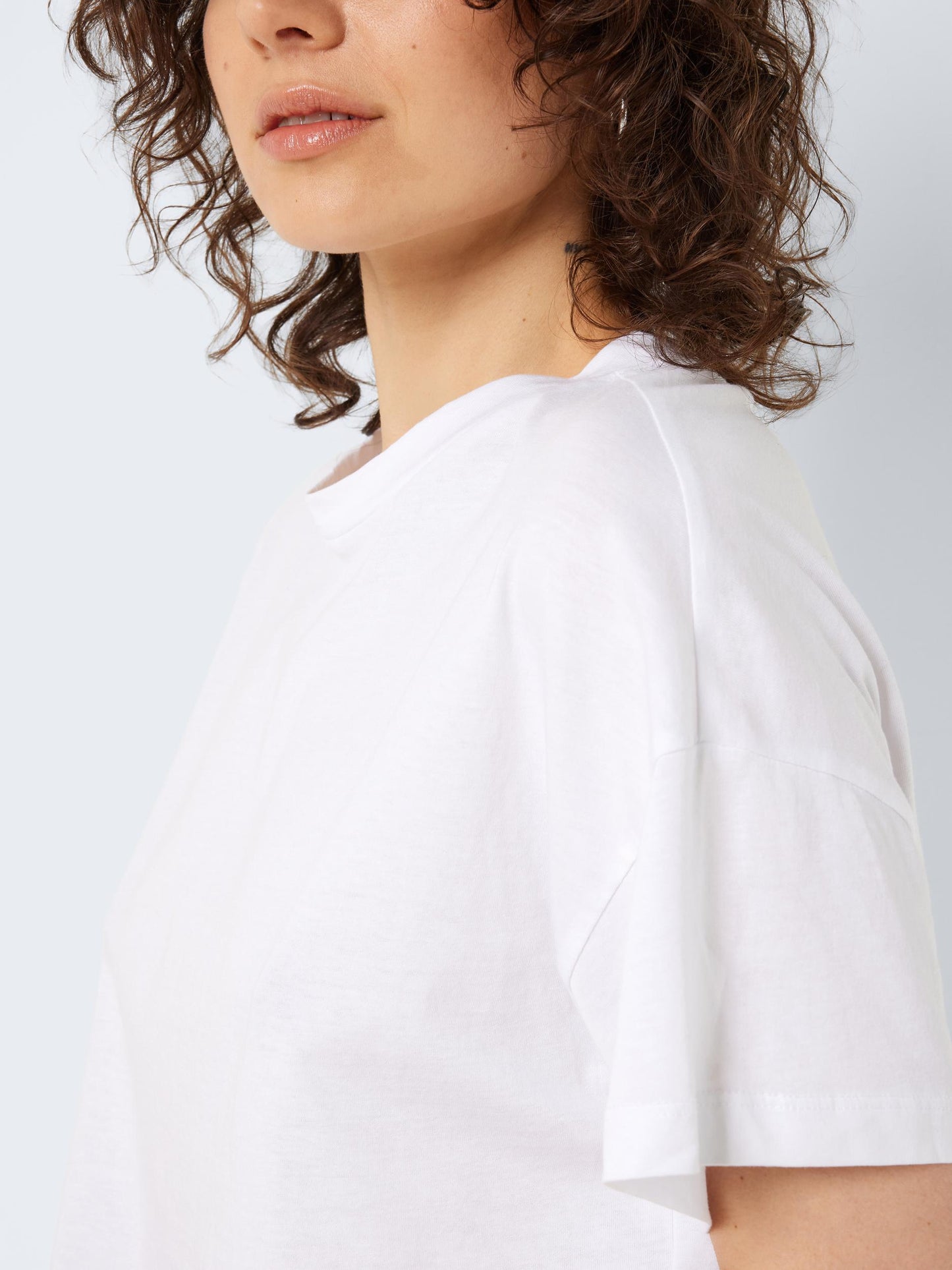 NMALENA S/S O-NECK SEMICROP TOP FWD NOOS T-paita