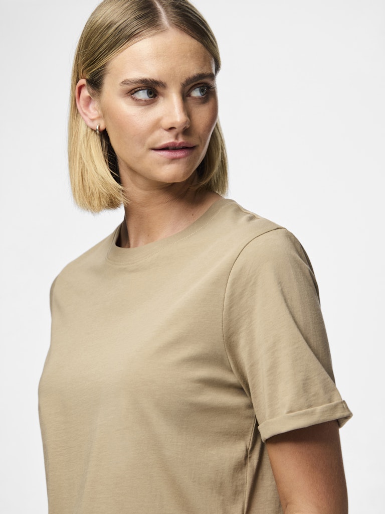 PCRIA SS FOLD UP SOLID TEE NOOS T-paita