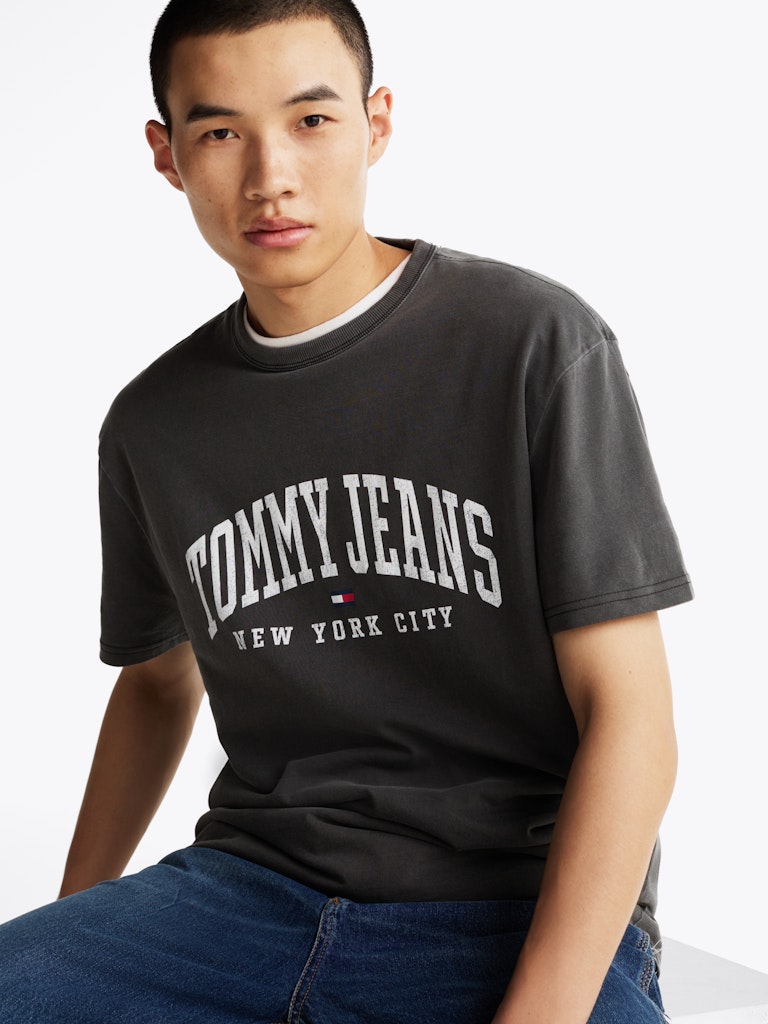 TJM REG ARC VARSITY WASHED TEE T-paita