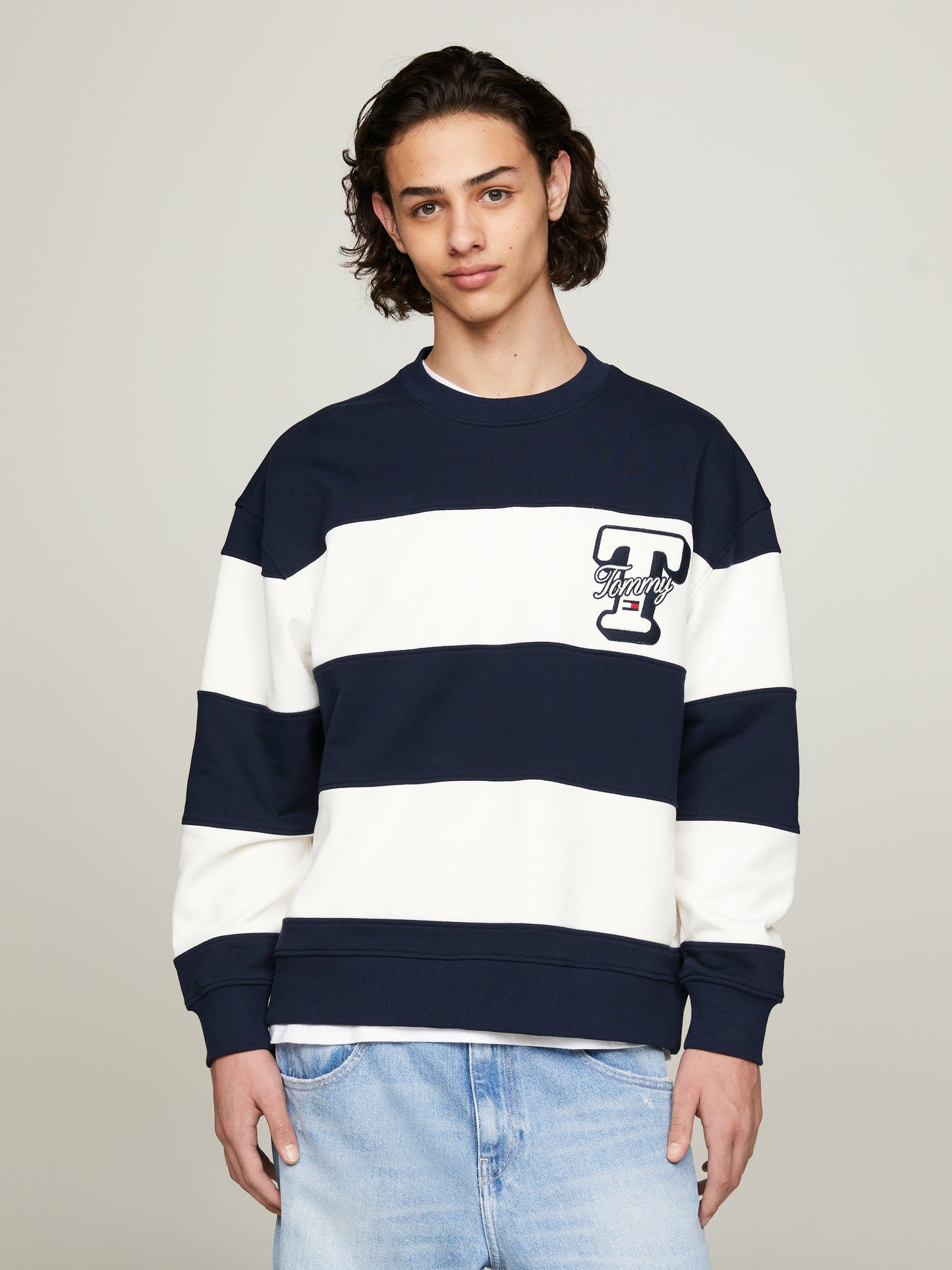TJM RLX CUT & SEW LETTER CREW Collegepaita
