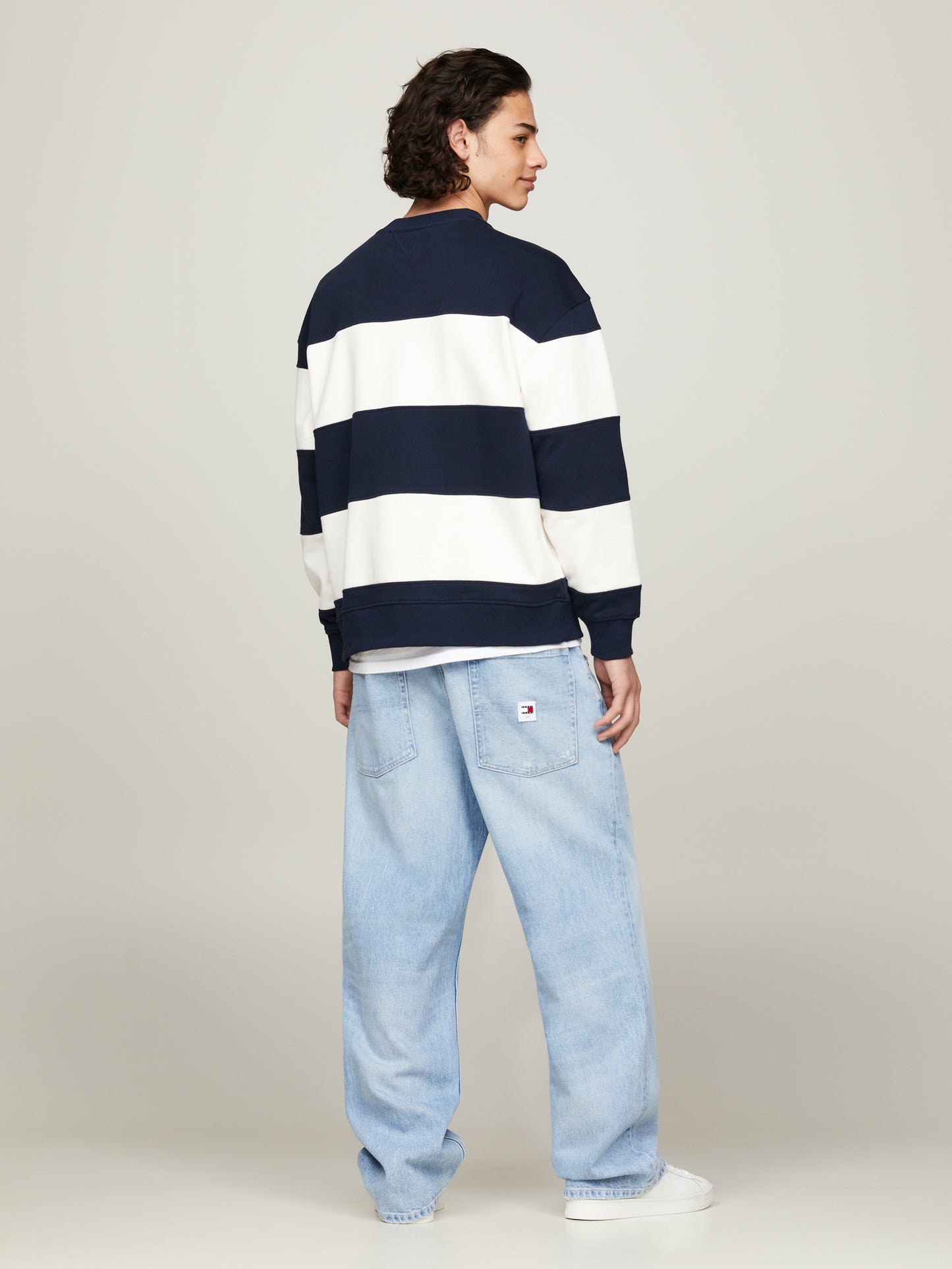 TJM RLX CUT & SEW LETTER CREW Collegepaita