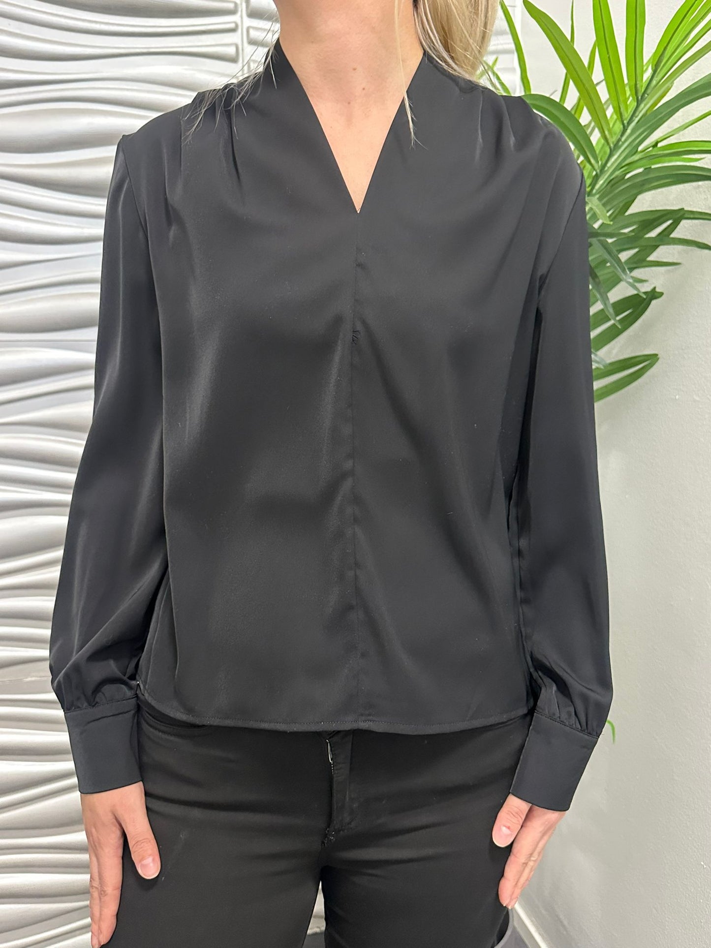 FB CLASSY V-NECK SHIRT Paitapusero