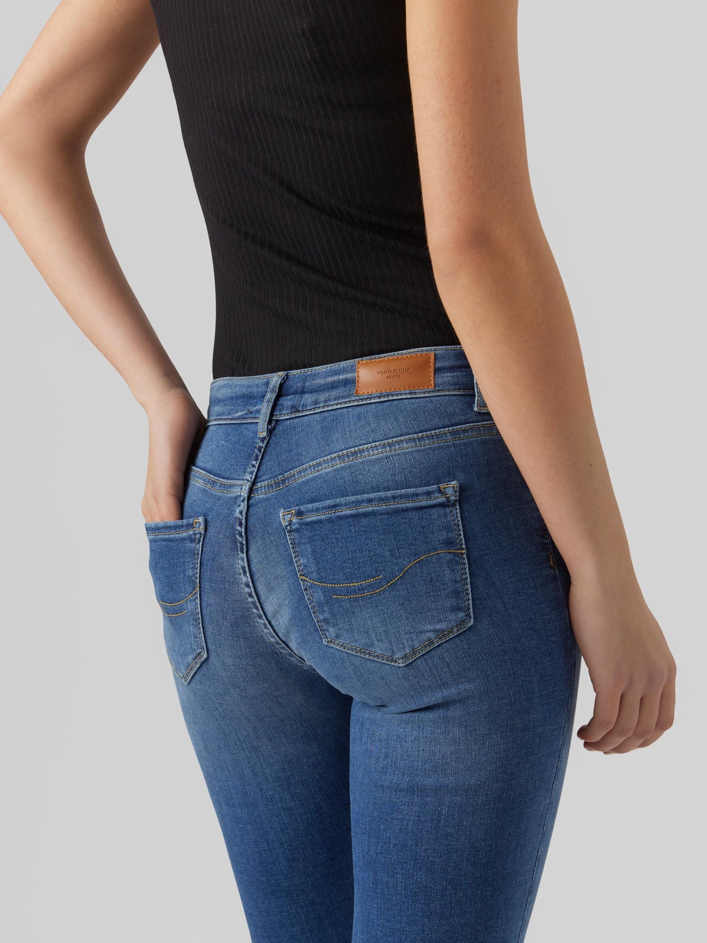 VMDAF MR STRAIGHT JEANS DO317 NOOS Farkut