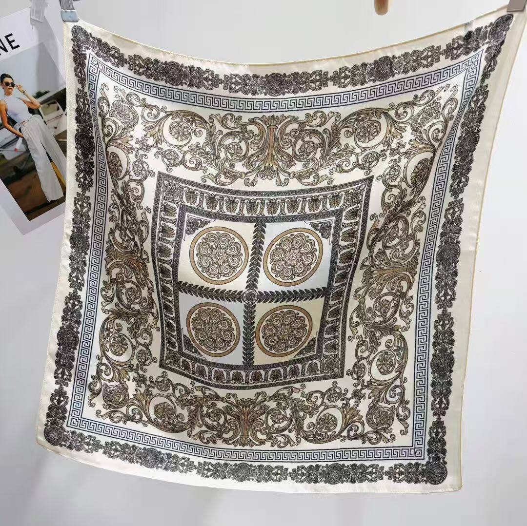 70x70 square scarf, polyester, soft-touch fabric effect, baroque pattern: Off-white