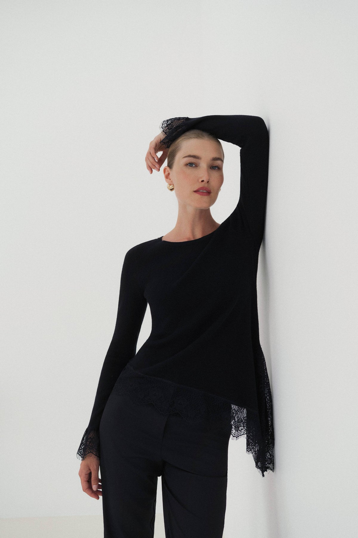 LULUMARY ASYMMETRIC SWEATER Paita