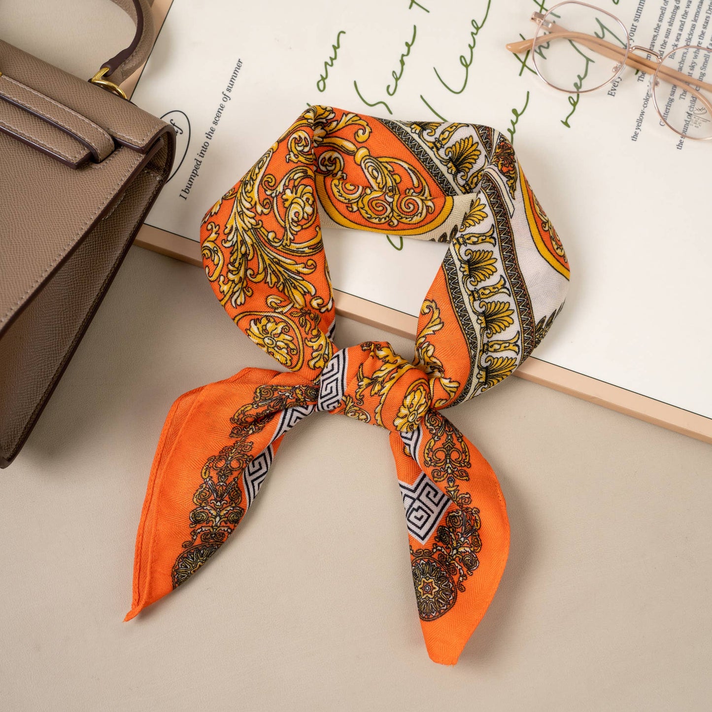 70x70 square scarf, polyester, soft-touch fabric effect, baroque pattern: Off-white