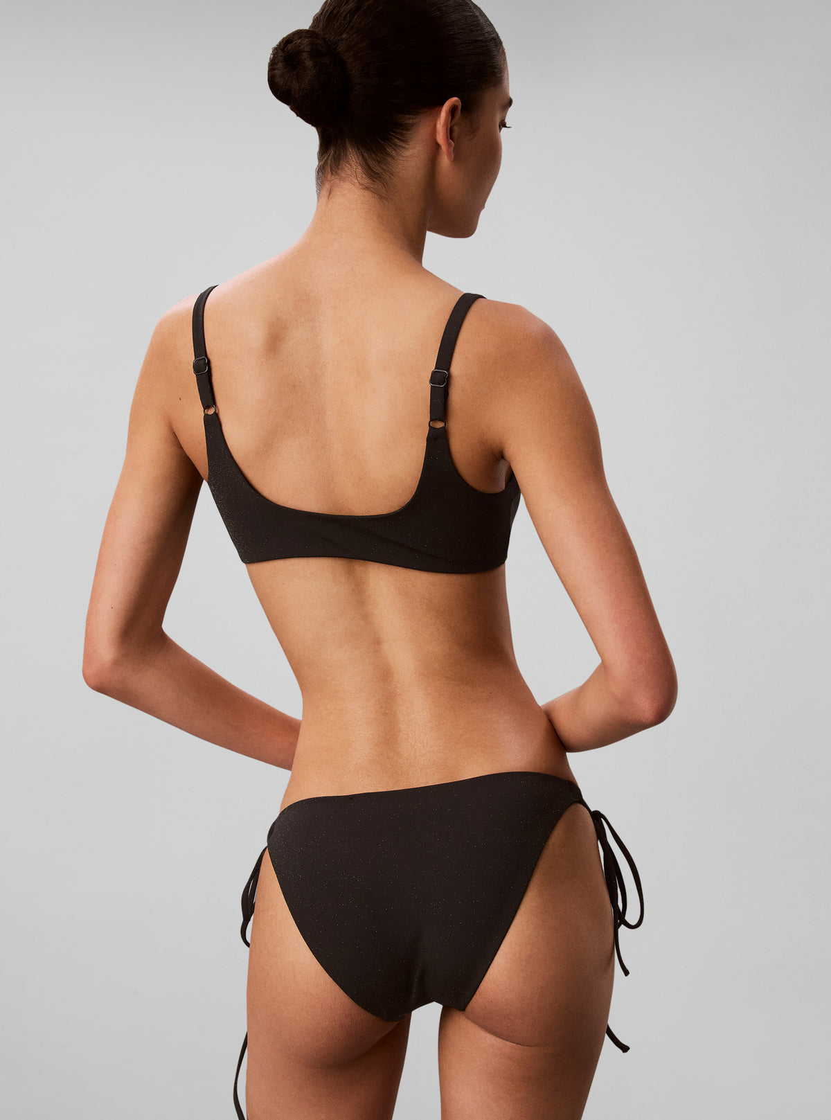 CALVIN KLEIN GRAPHIC MONOGRAM SWIM BRALETTE Bikinit