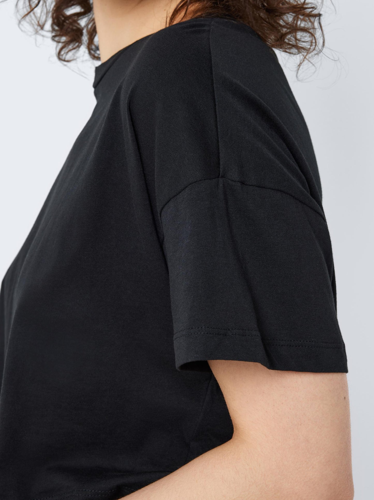 NMALENA S/S O-NECK SEMICROP TOP FWD NOOS T-paita