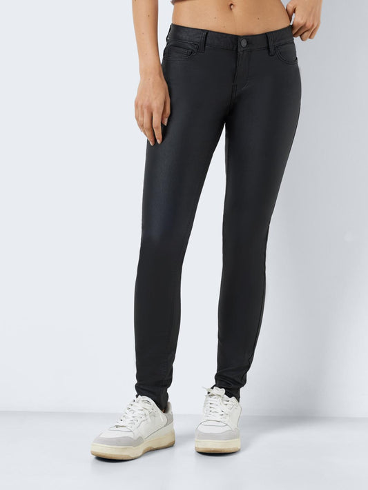 NMALLIE LW SKINNY COATED BLACK PANT Housut