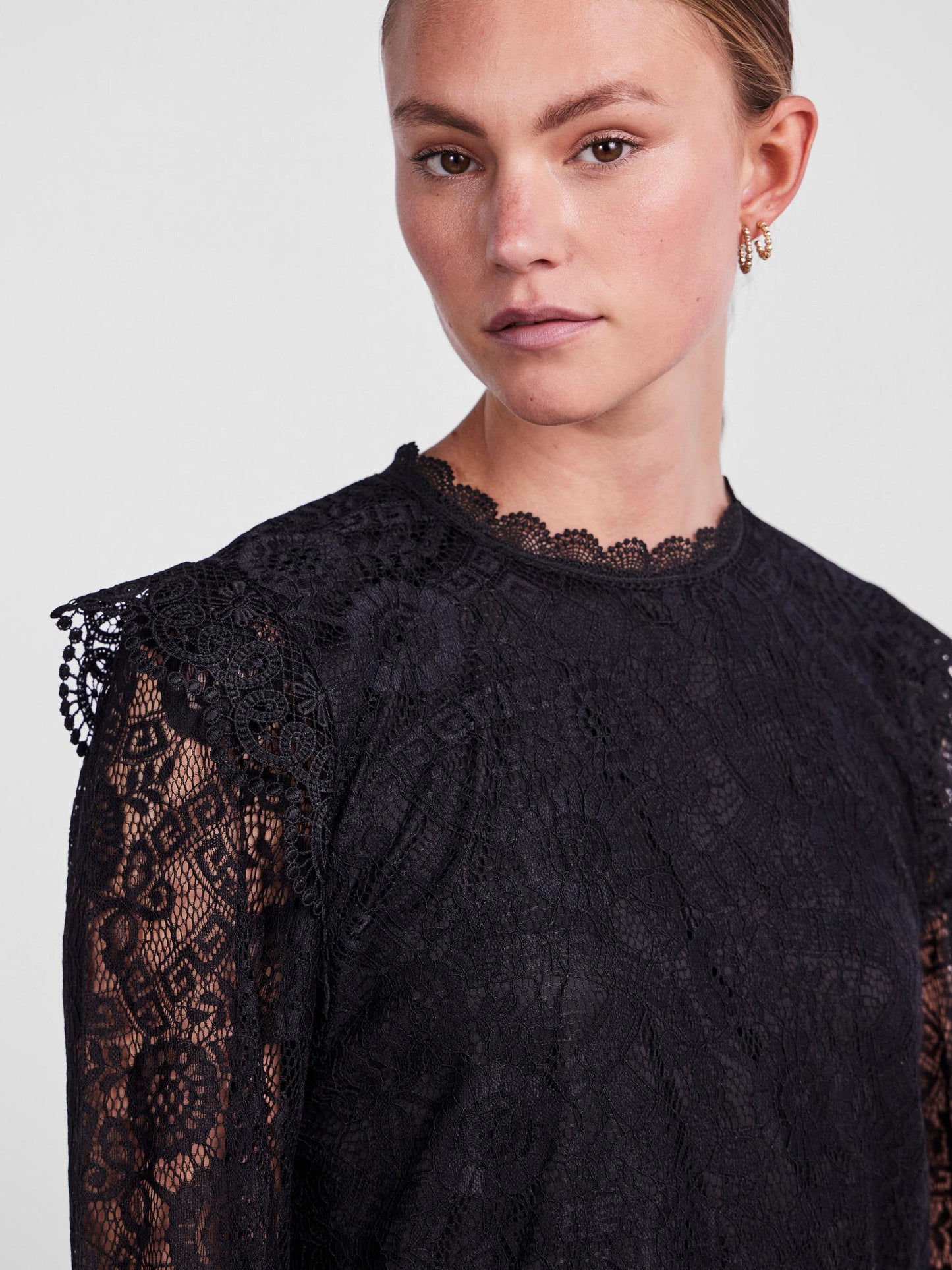 PCOLLINE LS LACE TOP NOOS BC Pusero