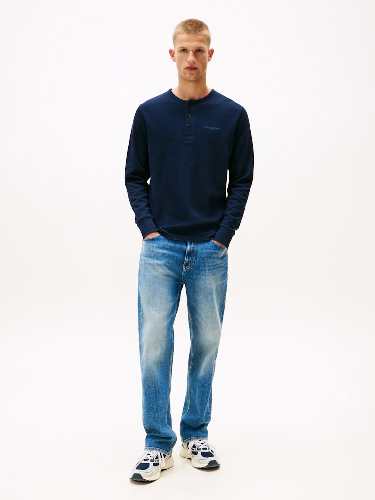 TJM SLIM WAFFLE SCRIPT HENLEY Paita