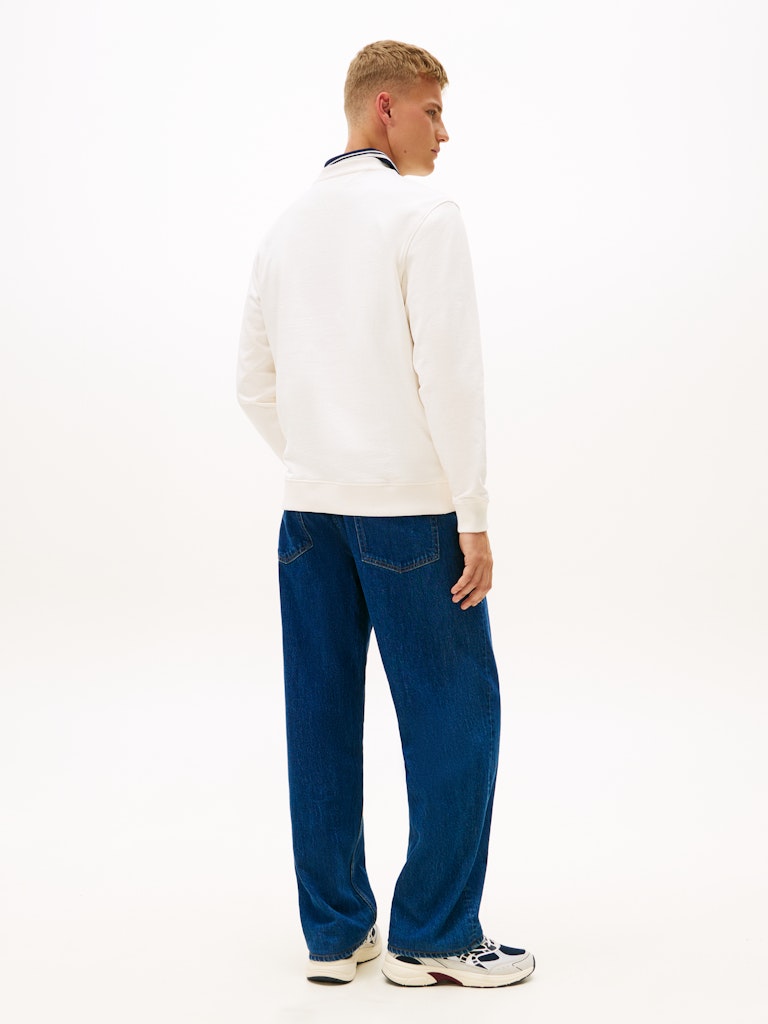 TJM REG BIG FLAG CNECK EXT Collegepaita