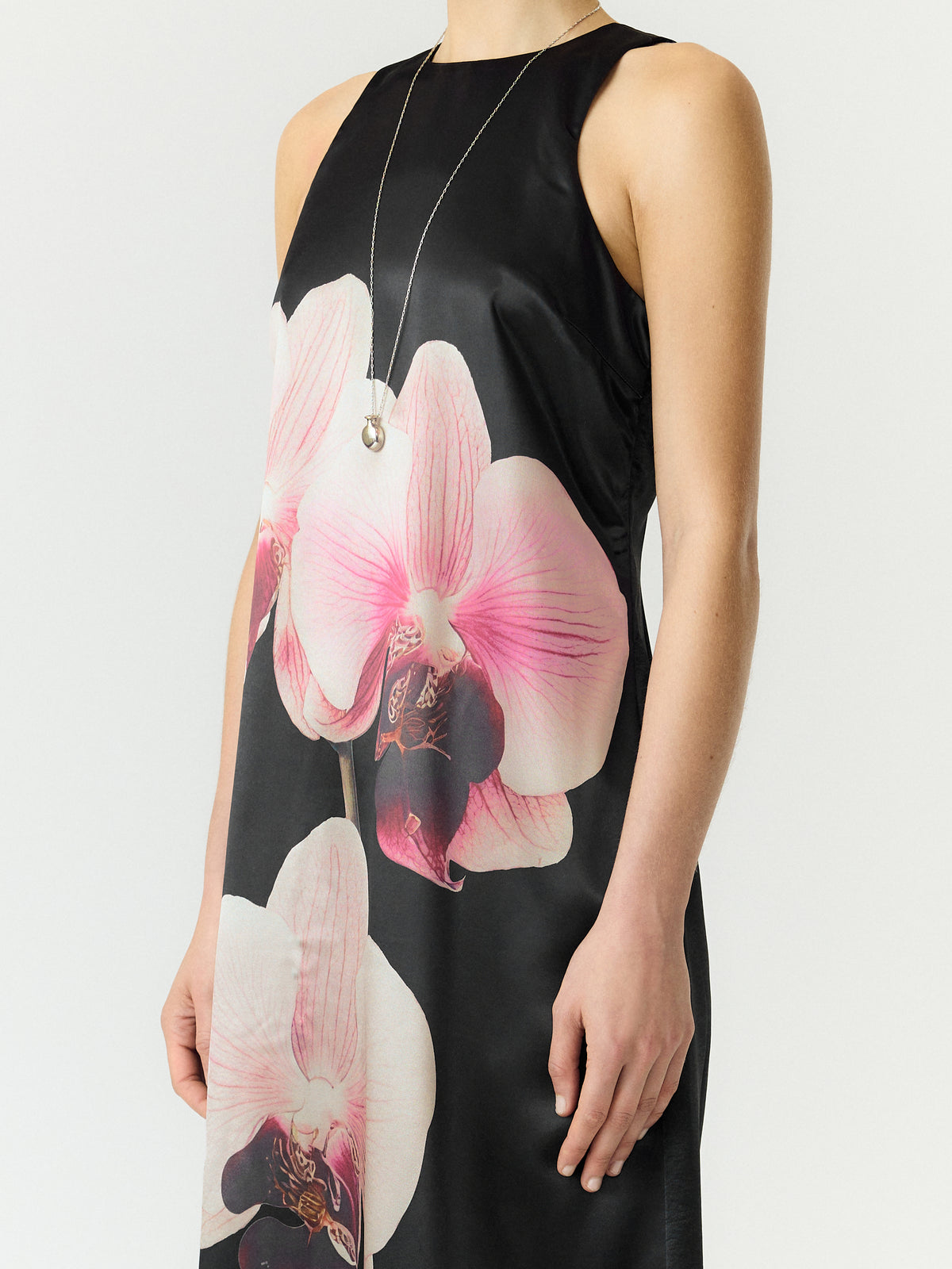 YASORCHIDA SATING LONG DRESS ANISE FLOWER-Mekko