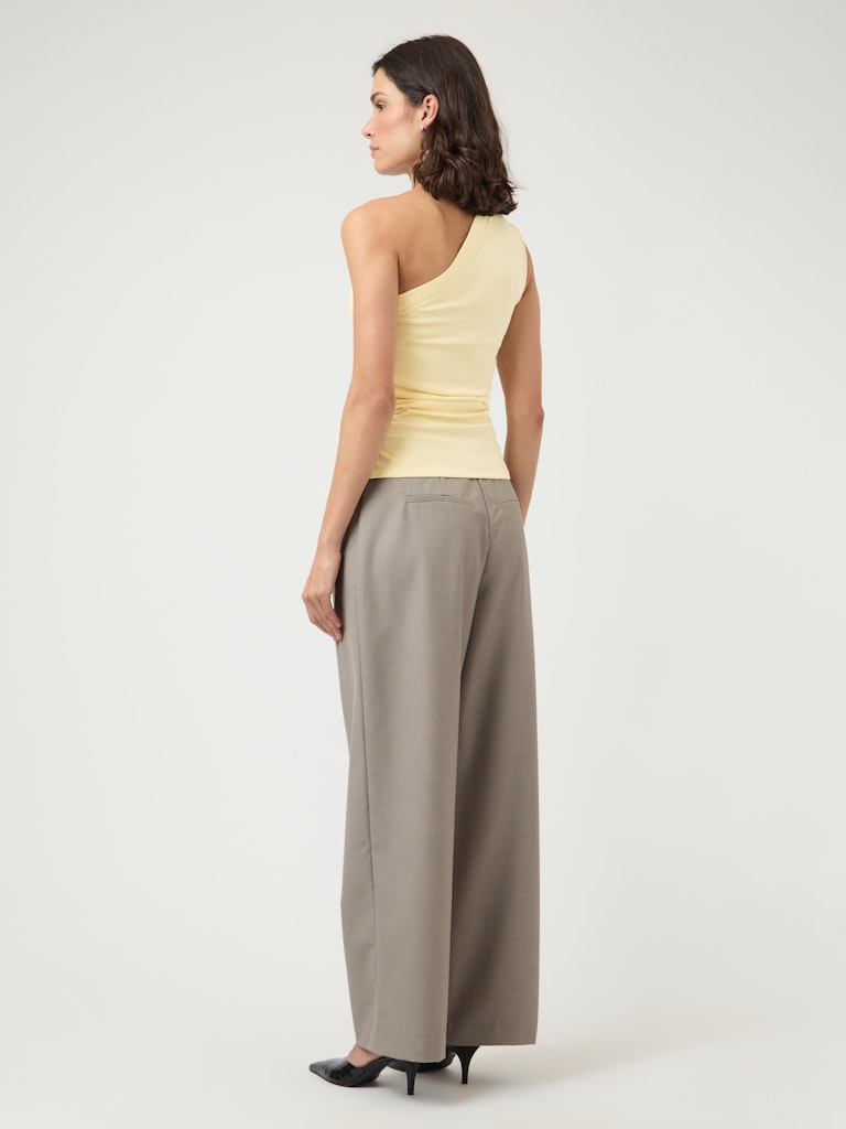 YASVENICE ONE SHOULDER TOP Toppi