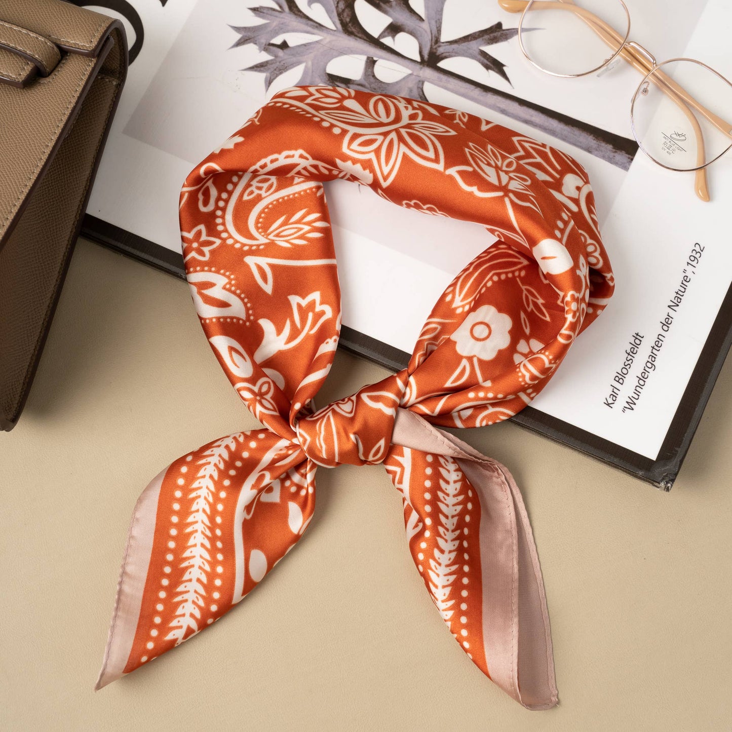 Polyester square scarf silk effect 70x70 paisley print: Brun