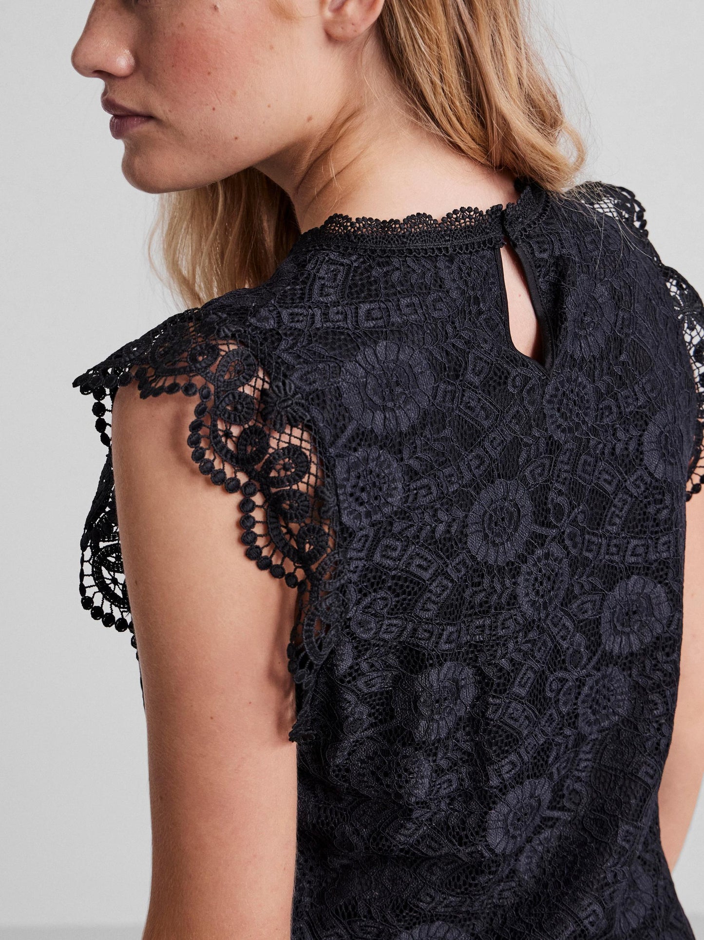 PCOLLINE SS LACE TOP NOOS BC Toppi