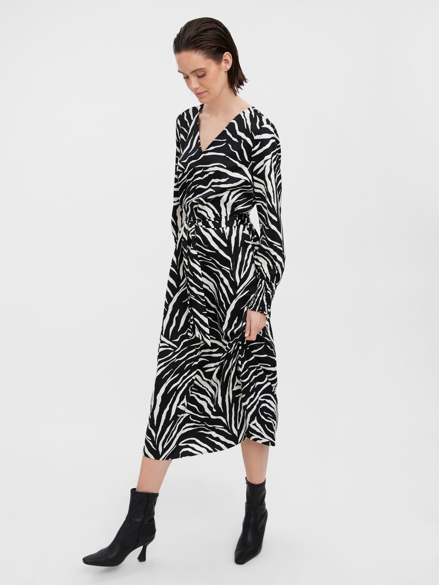 VMLIVA L/S CALF DRESS WVN Mekko